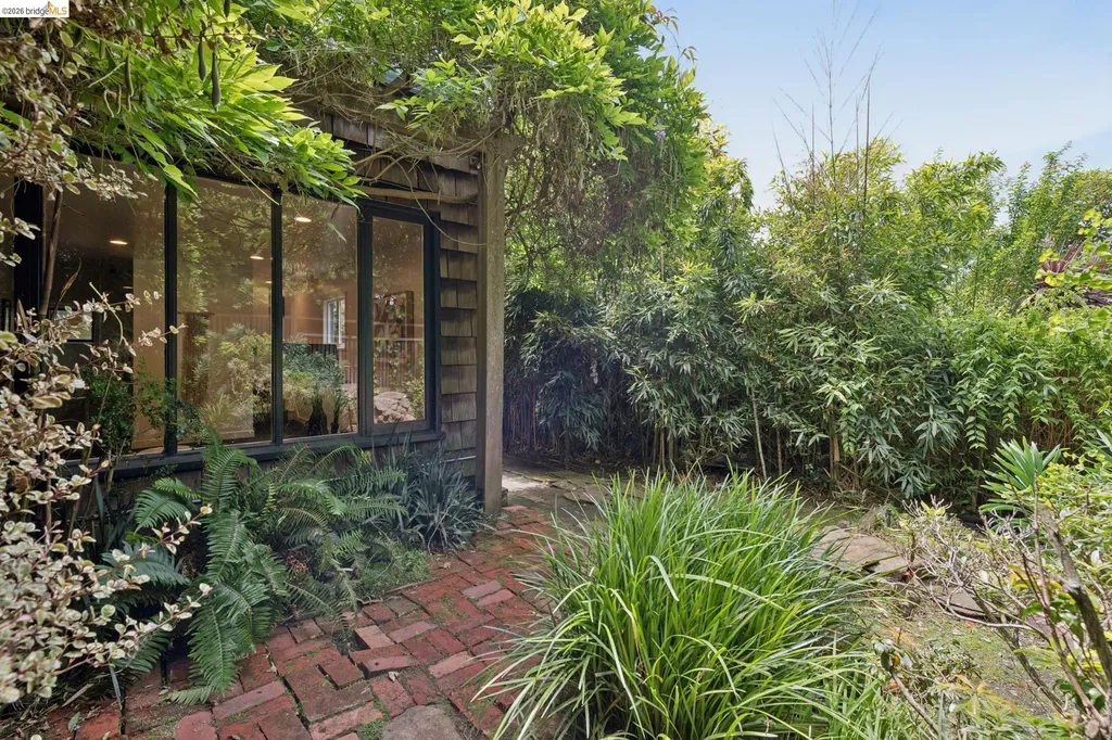 17 Eucalyptus Road Berkeley CA 94705