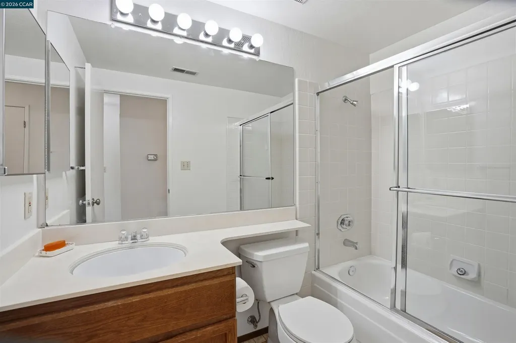 3746 Stoneglen N Richmond CA 94806