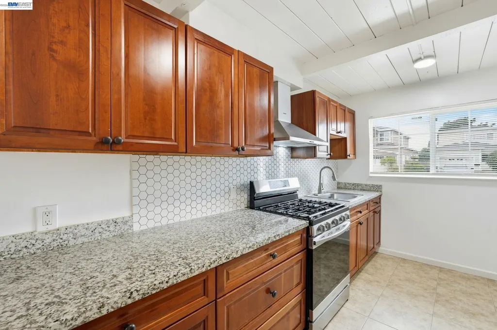 2858 17th Street San Pablo CA 94806