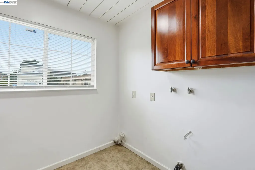 2858 17th Street San Pablo CA 94806