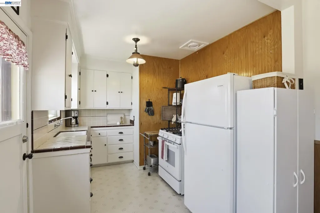 37340 Locust Street Newark CA 94560