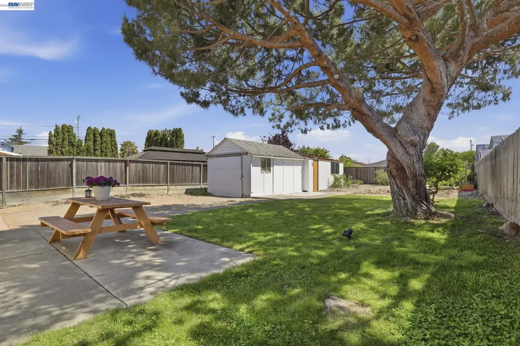 37340 Locust Street Newark CA 94560