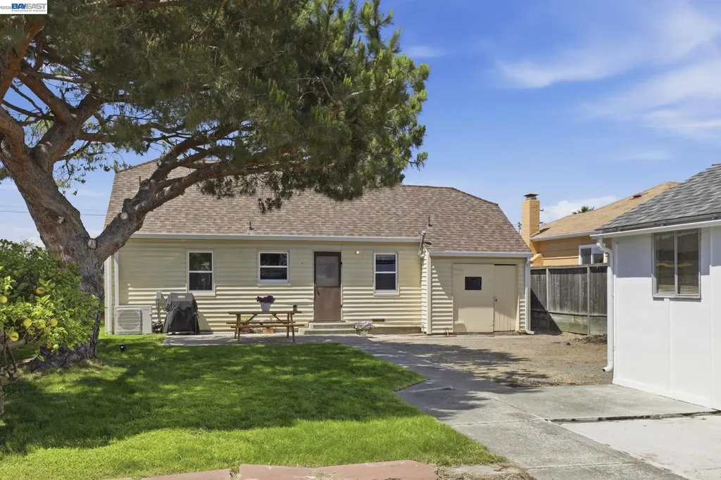 37340 Locust Street Newark CA 94560