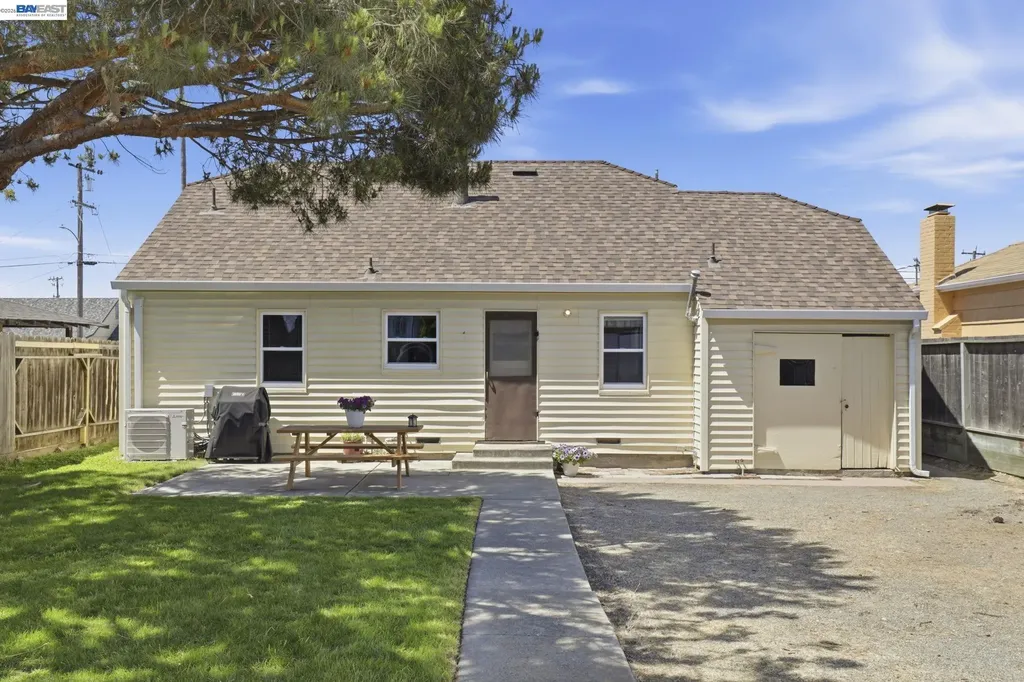 37340 Locust Street Newark CA 94560