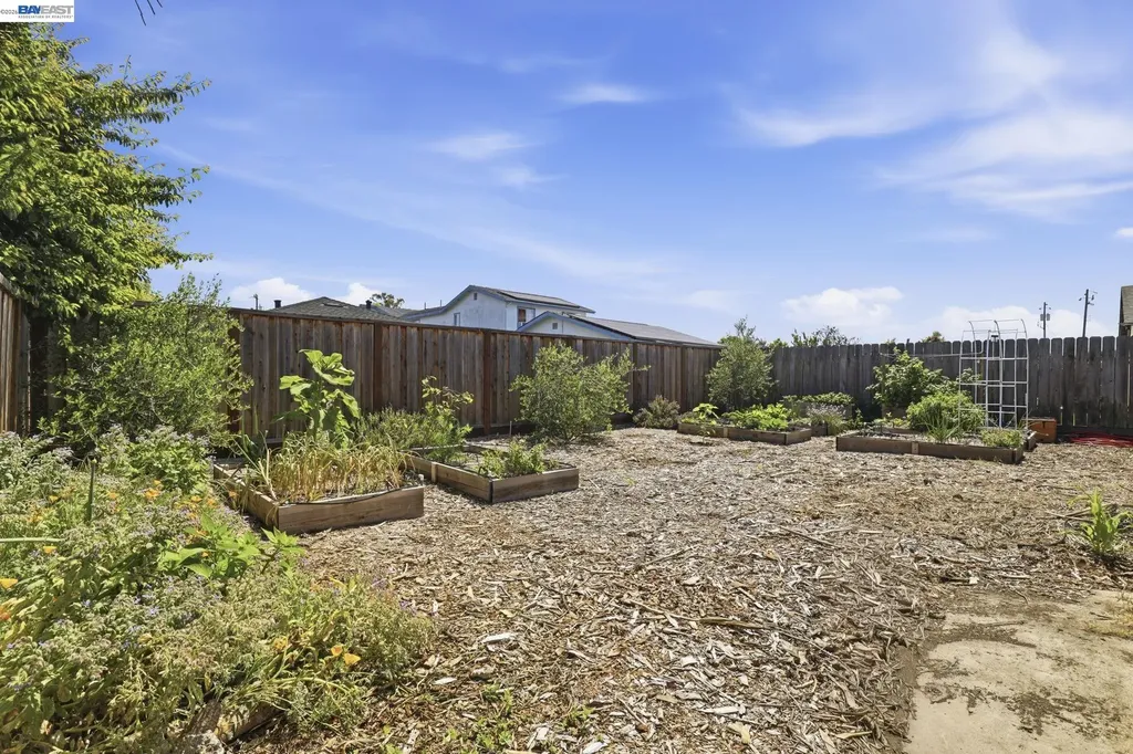 37340 Locust Street Newark CA 94560