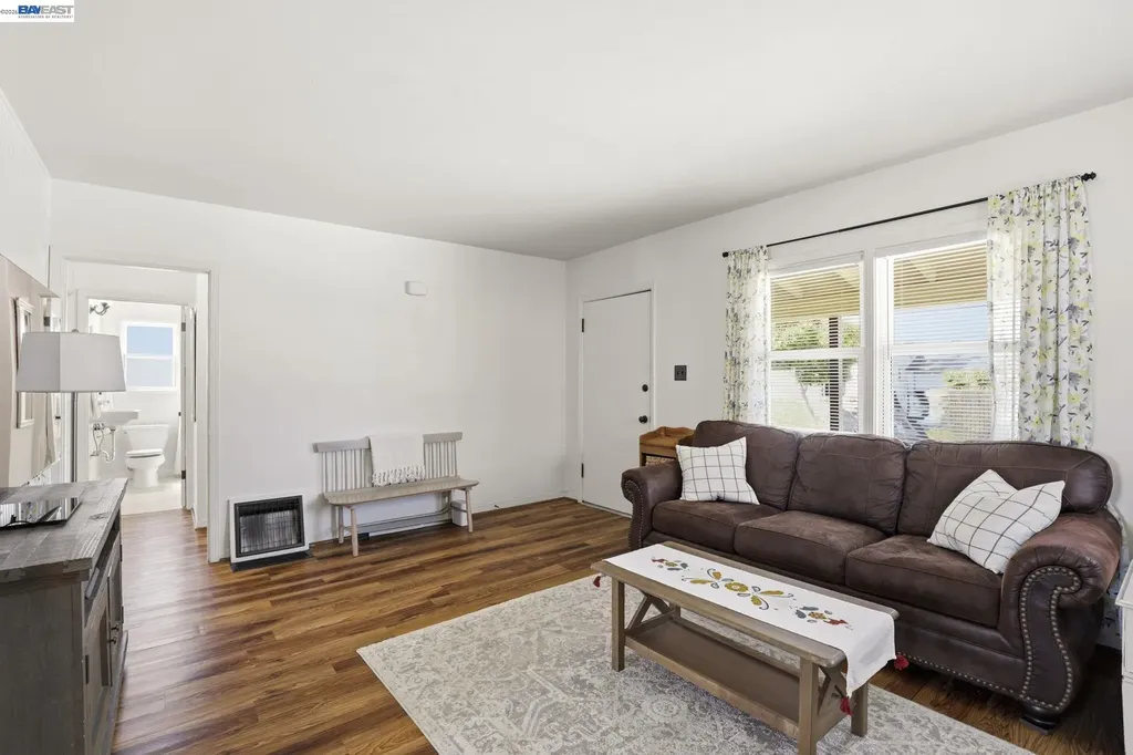 37340 Locust Street Newark CA 94560