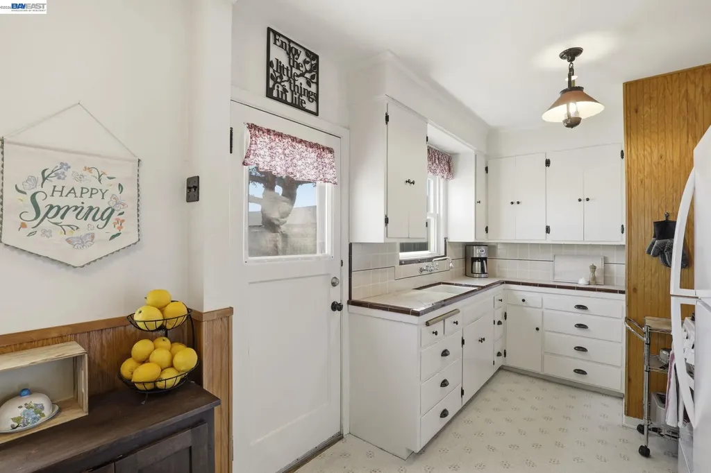 37340 Locust Street Newark CA 94560