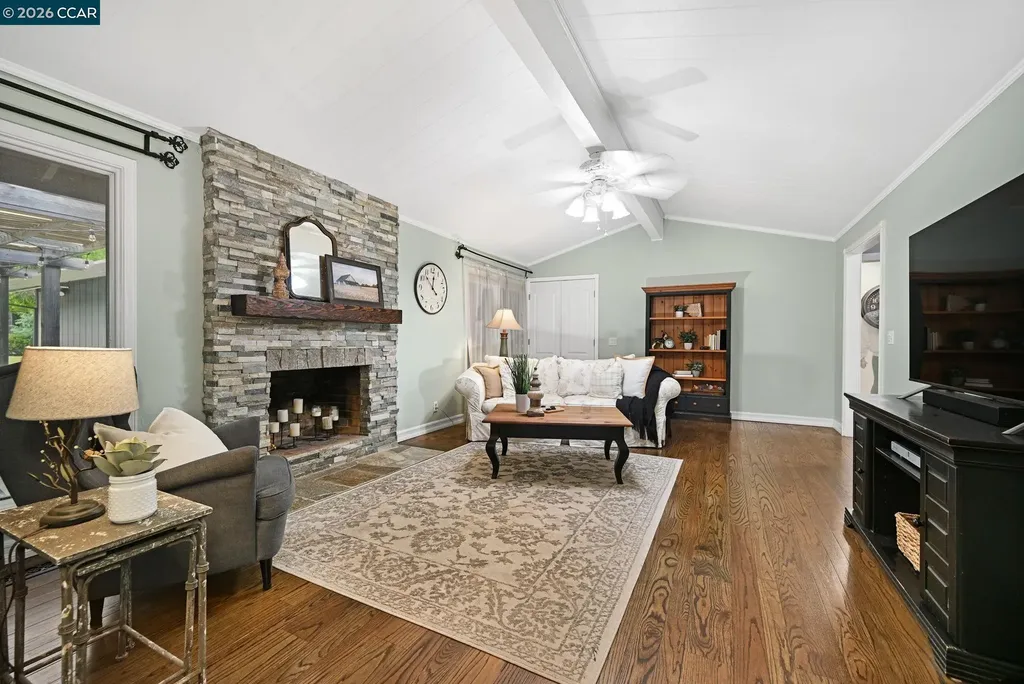 1016 Pine Hollow Court Clayton CA 94517