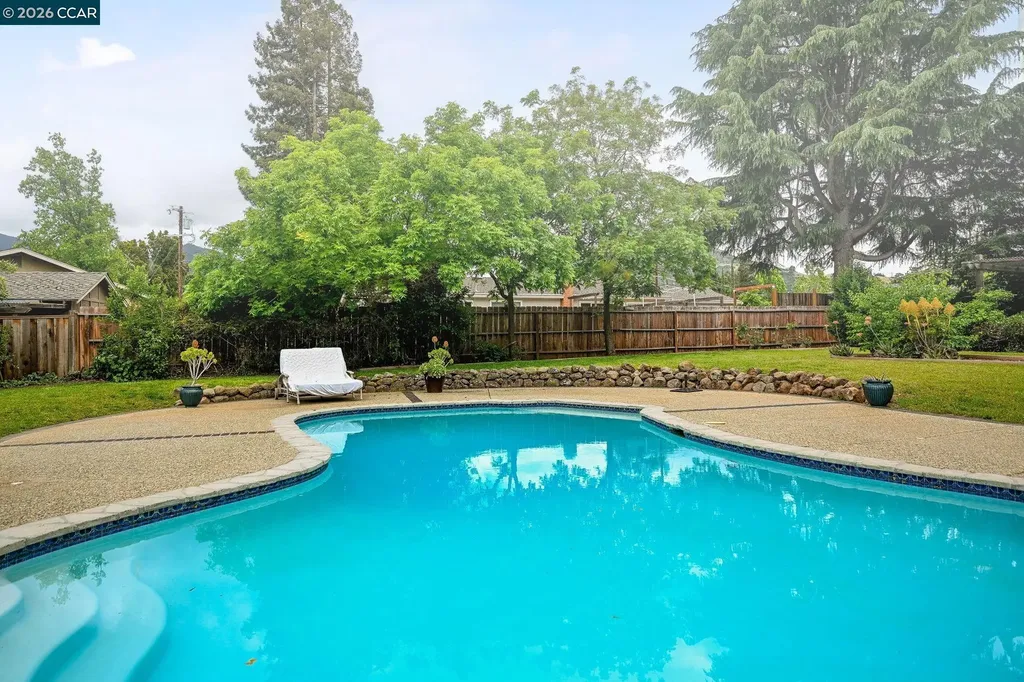 1016 Pine Hollow Court Clayton CA 94517