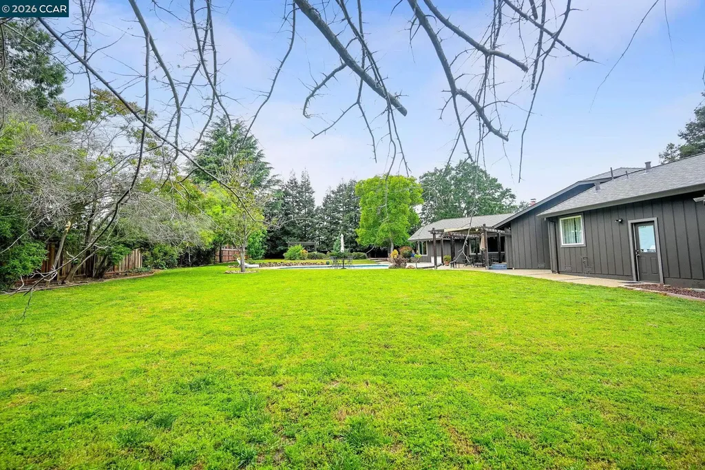 1016 Pine Hollow Court Clayton CA 94517