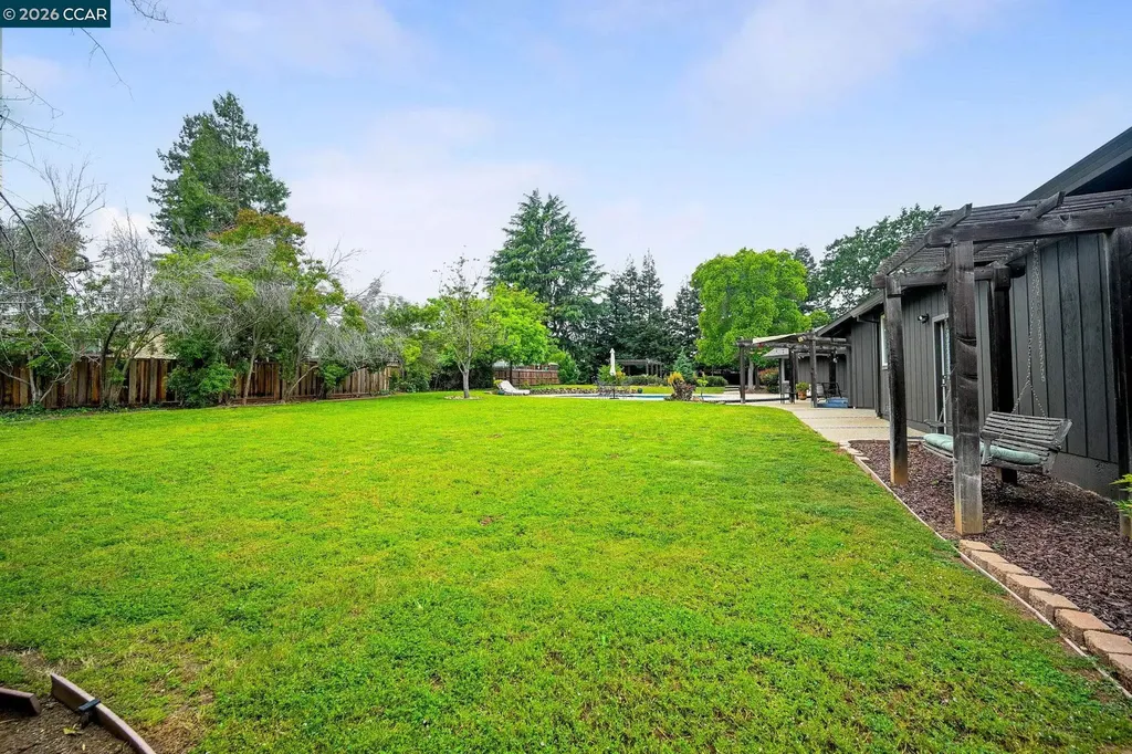 1016 Pine Hollow Court Clayton CA 94517