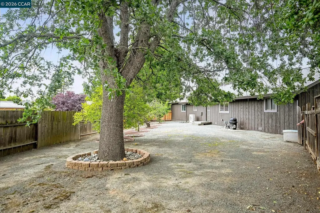 1016 Pine Hollow Court Clayton CA 94517