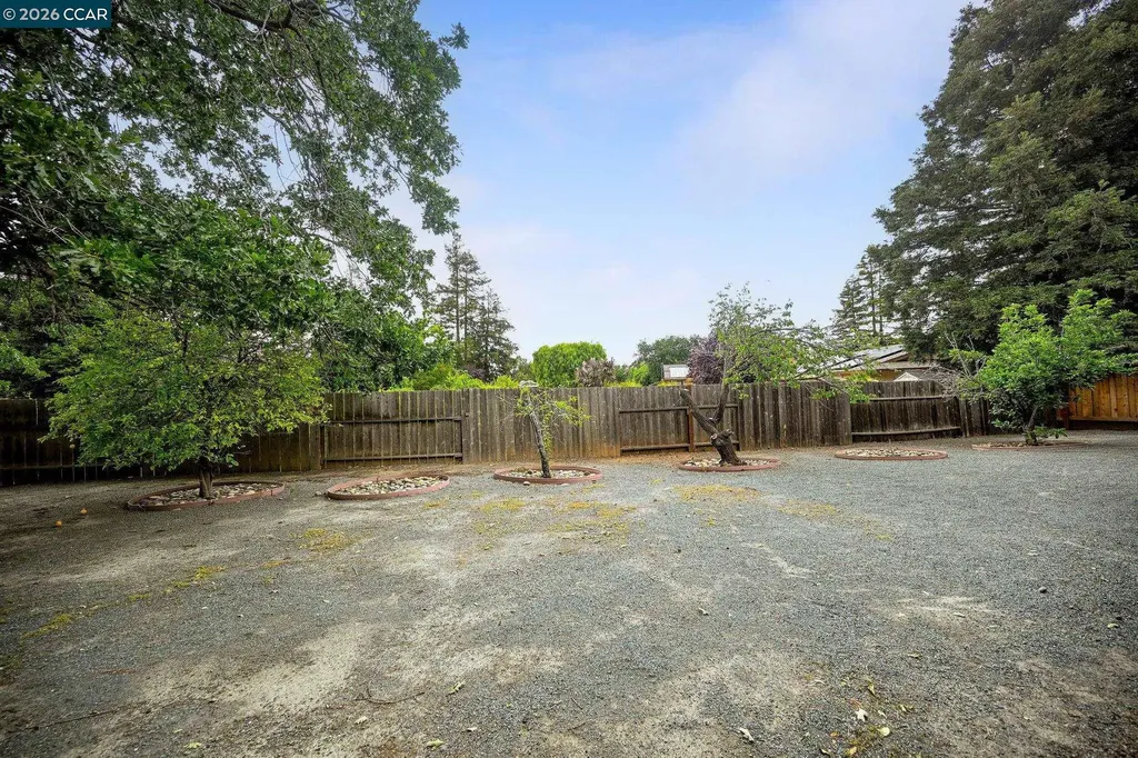 1016 Pine Hollow Court Clayton CA 94517
