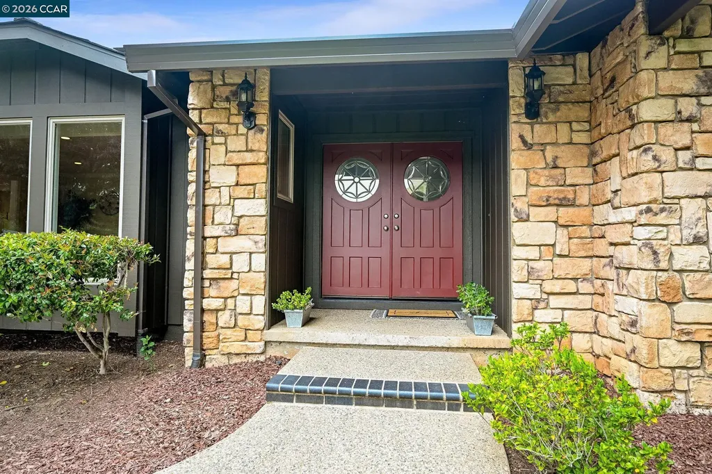 1016 Pine Hollow Court Clayton CA 94517