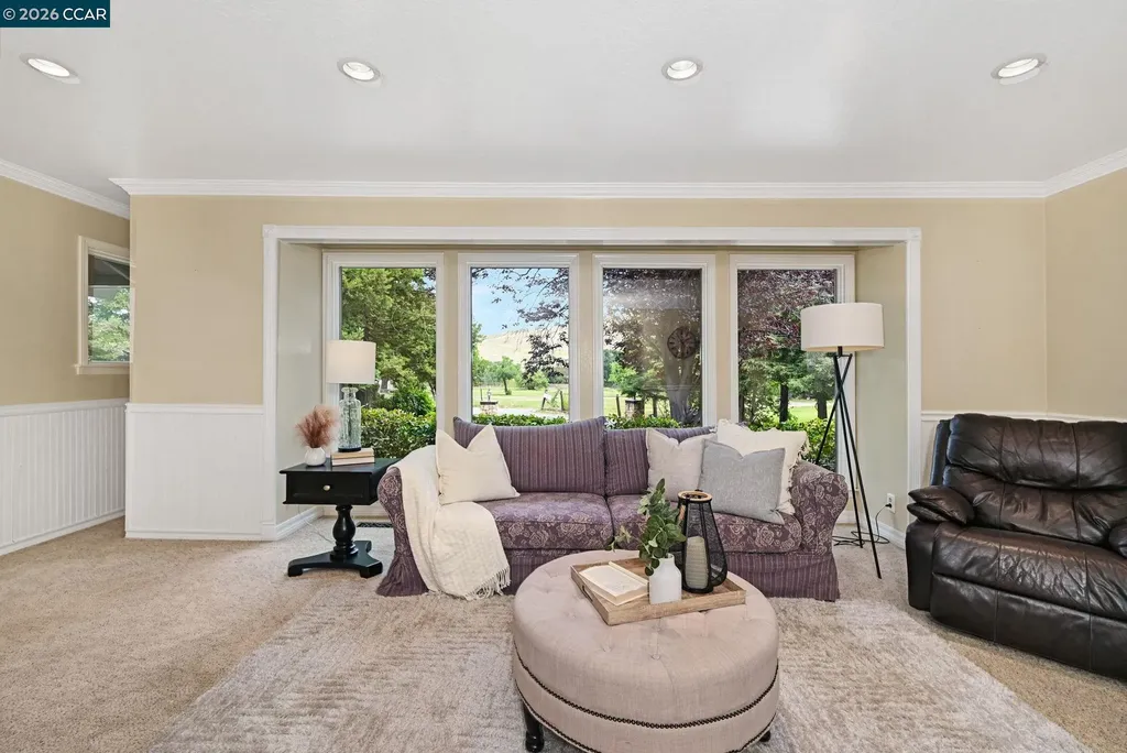 1016 Pine Hollow Court Clayton CA 94517
