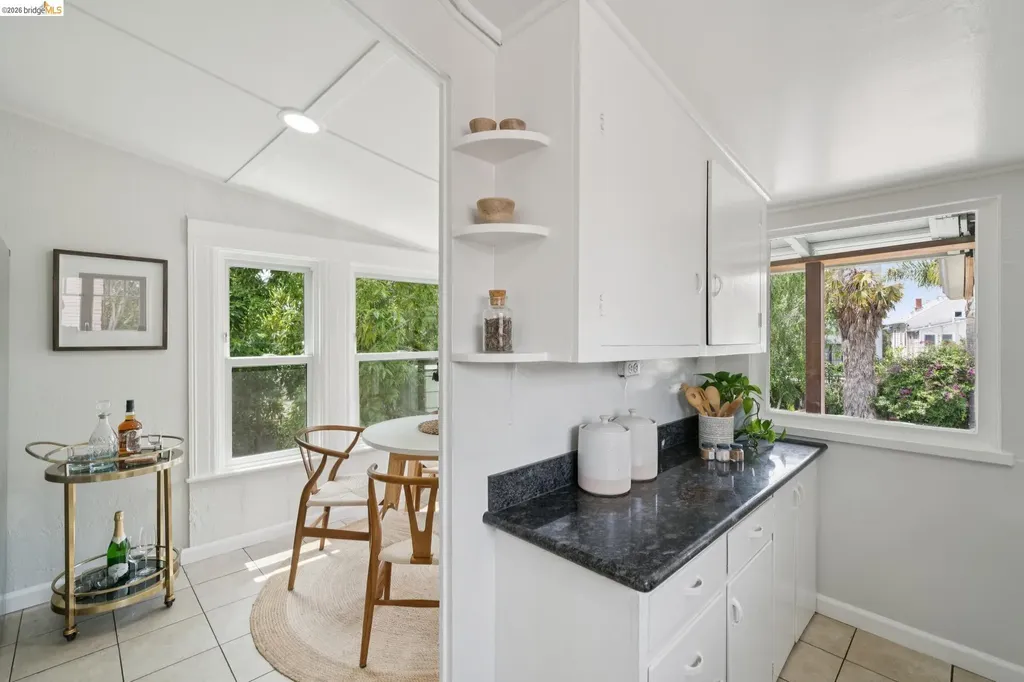 3781 Manila Avenue Oakland CA 94609