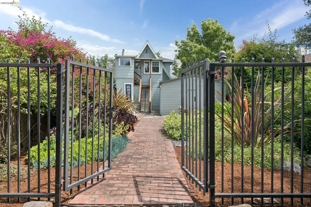 3781 Manila Avenue Oakland CA 94609