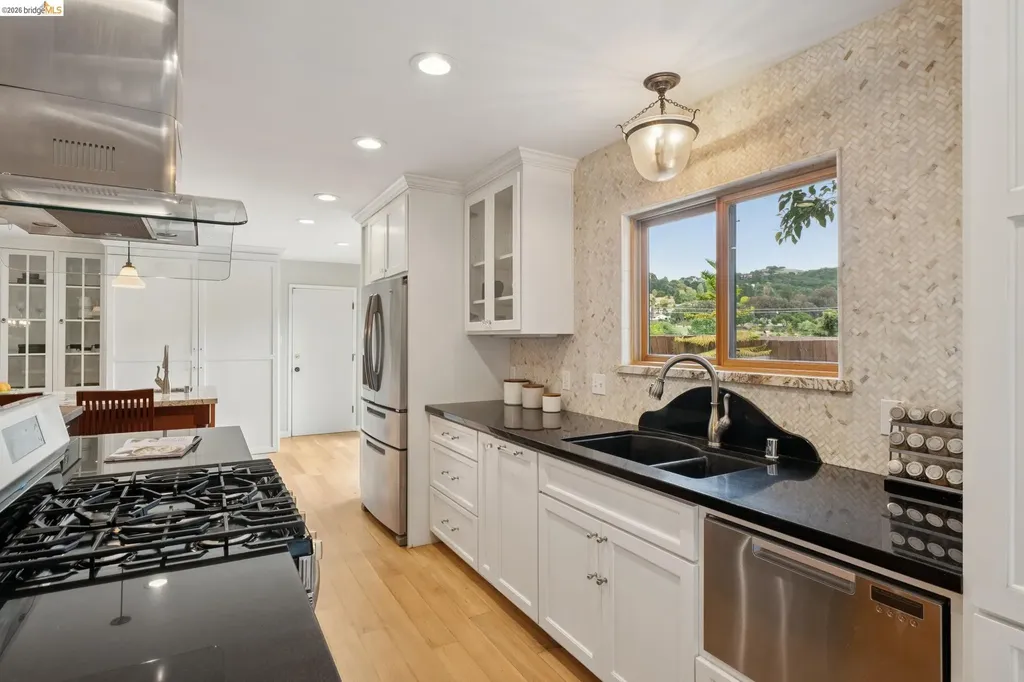 15 Christopher Court El Sobrante CA 94803