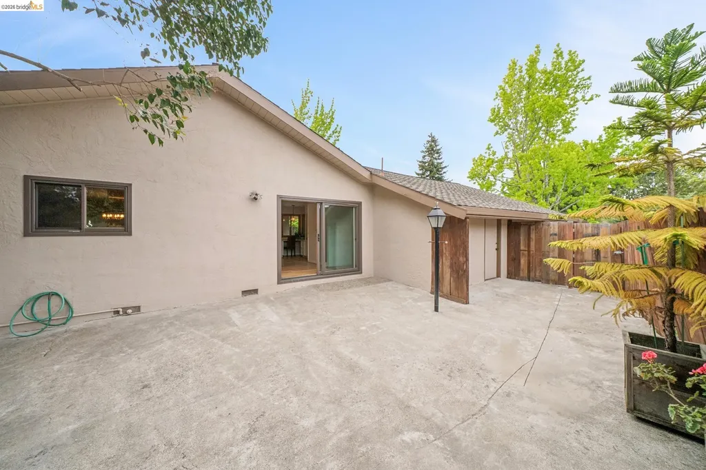 15 Christopher Court El Sobrante CA 94803