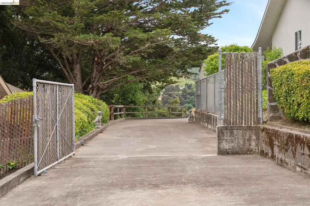 15 Christopher Court El Sobrante CA 94803