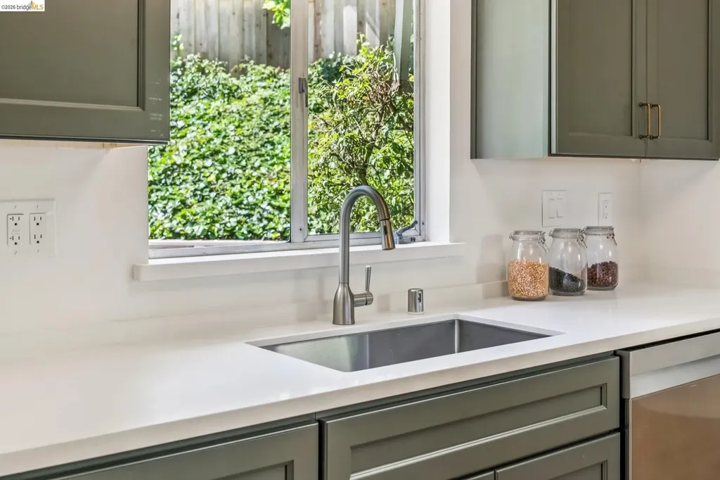 1113 Hillview Road Berkeley CA 94708