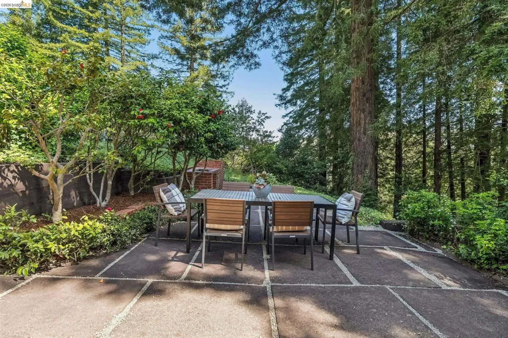 1113 Hillview Road Berkeley CA 94708