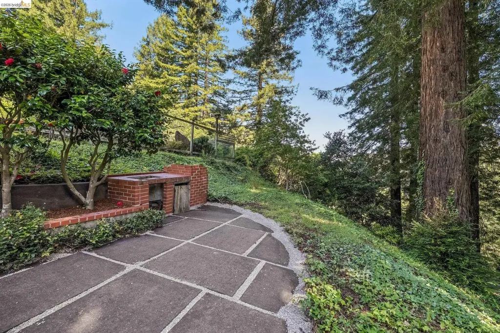 1113 Hillview Road Berkeley CA 94708