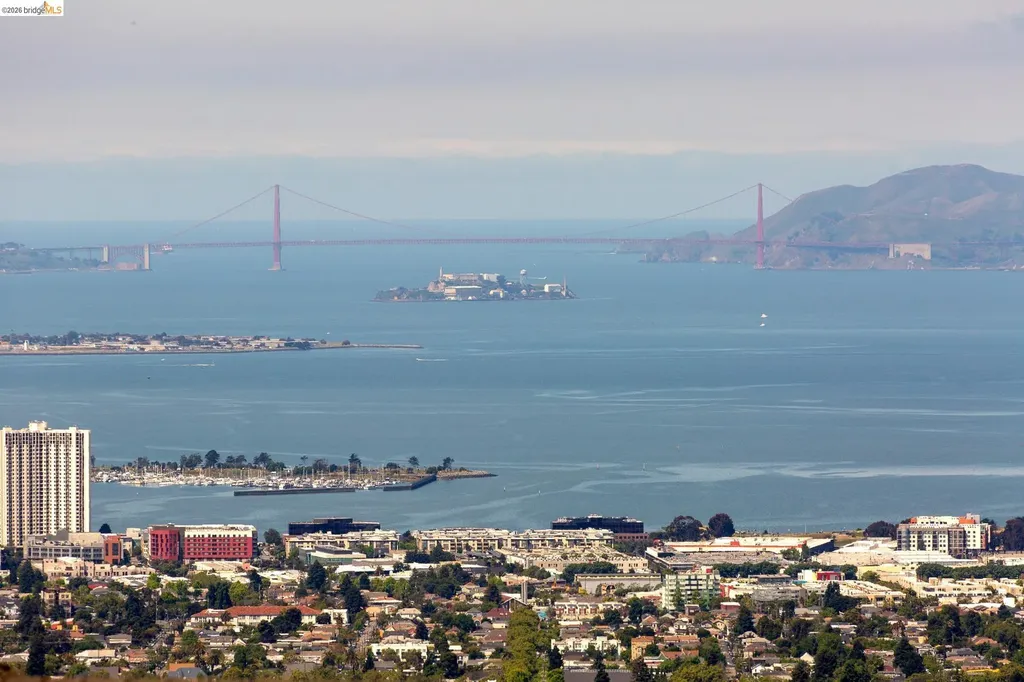 45 Schooner Hill Oakland CA 94618