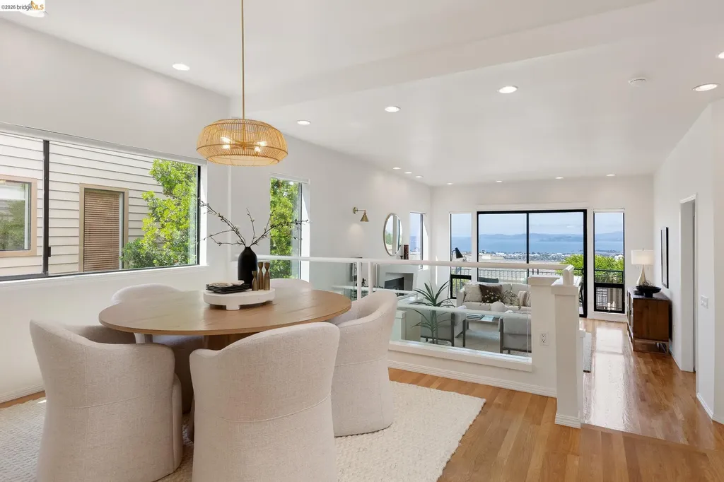 45 Schooner Hill Oakland CA 94618