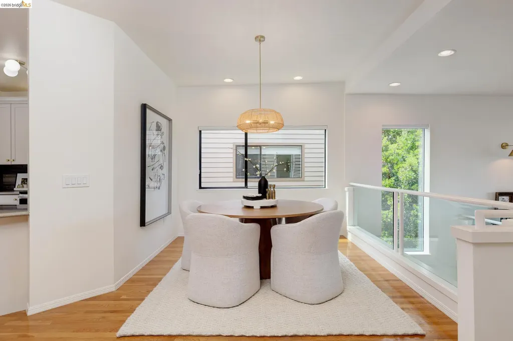 45 Schooner Hill Oakland CA 94618