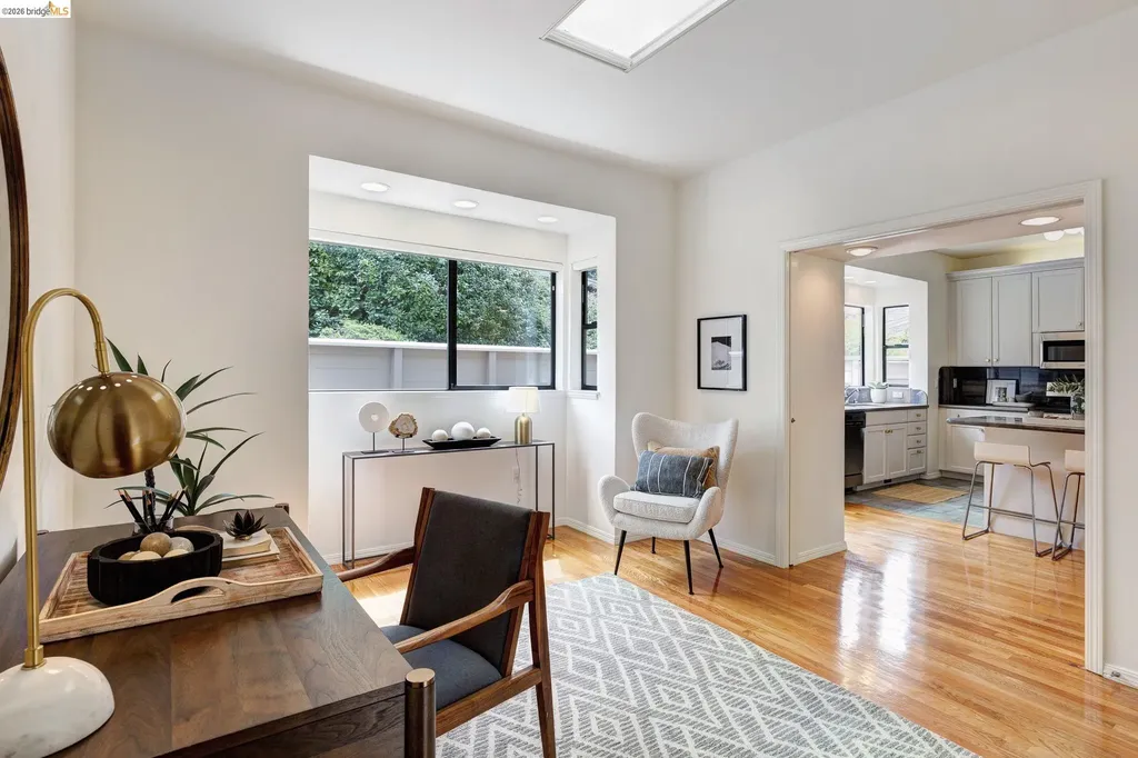 45 Schooner Hill Oakland CA 94618