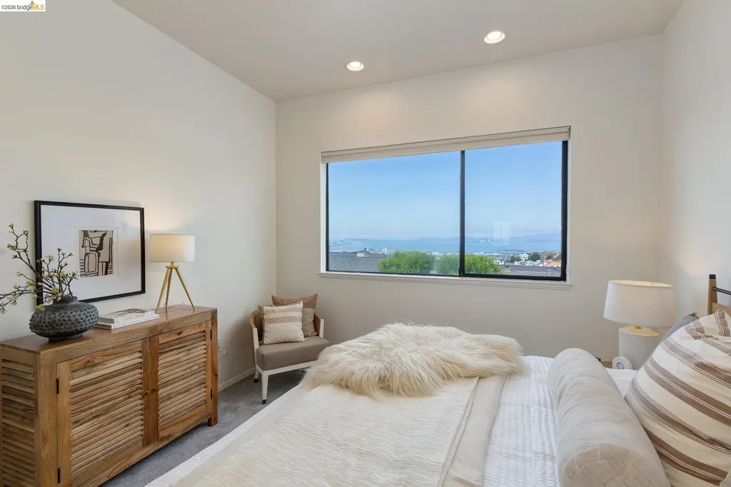 45 Schooner Hill Oakland CA 94618