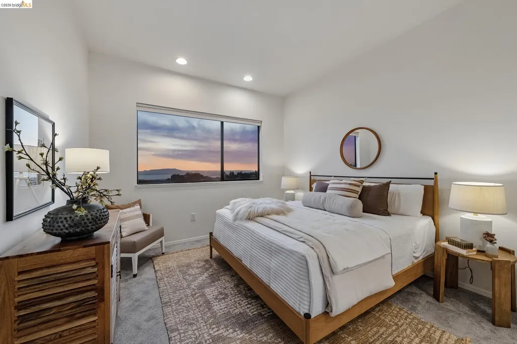 45 Schooner Hill Oakland CA 94618