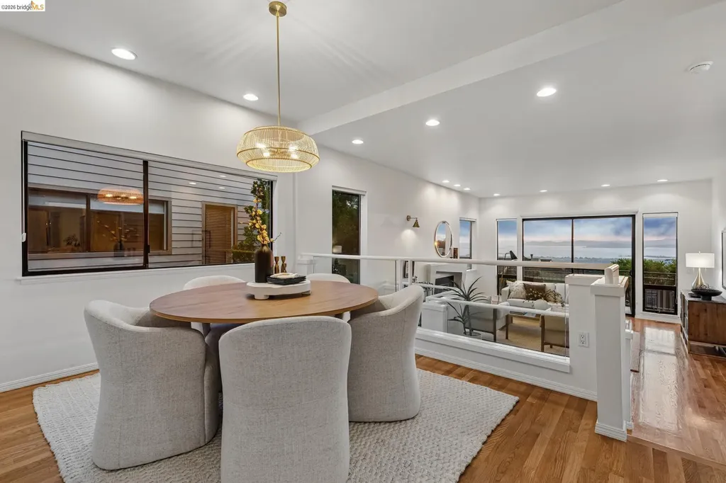 45 Schooner Hill Oakland CA 94618