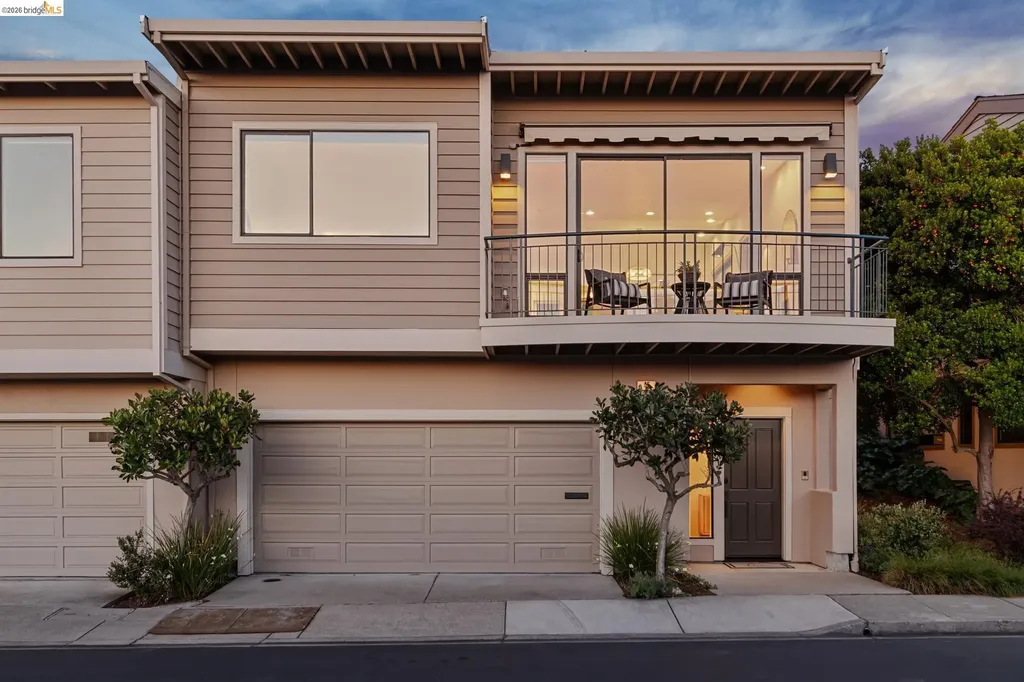 45 Schooner Hill Oakland CA 94618
