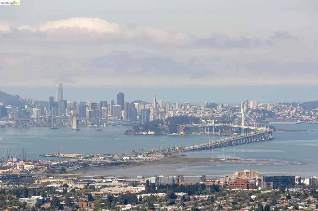 45 Schooner Hill Oakland CA 94618