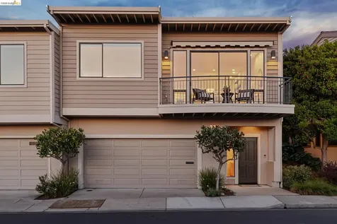 45 Schooner Hill Oakland CA 94618