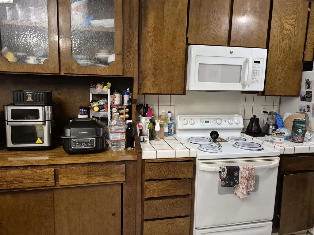 1830 Lakeshore Avenue Oakland CA 94606
