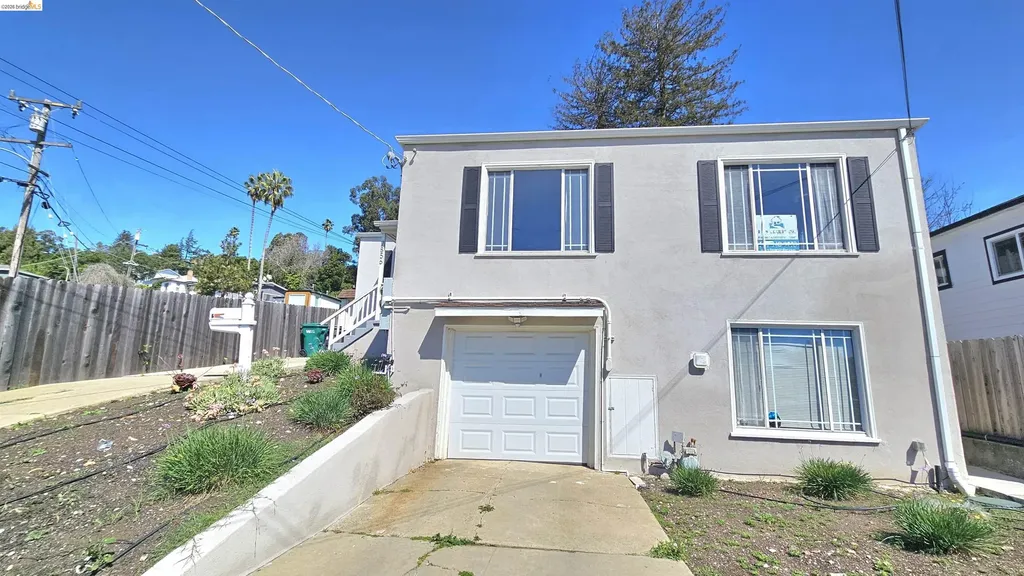 7856 Ney Avenue Oakland CA 94605