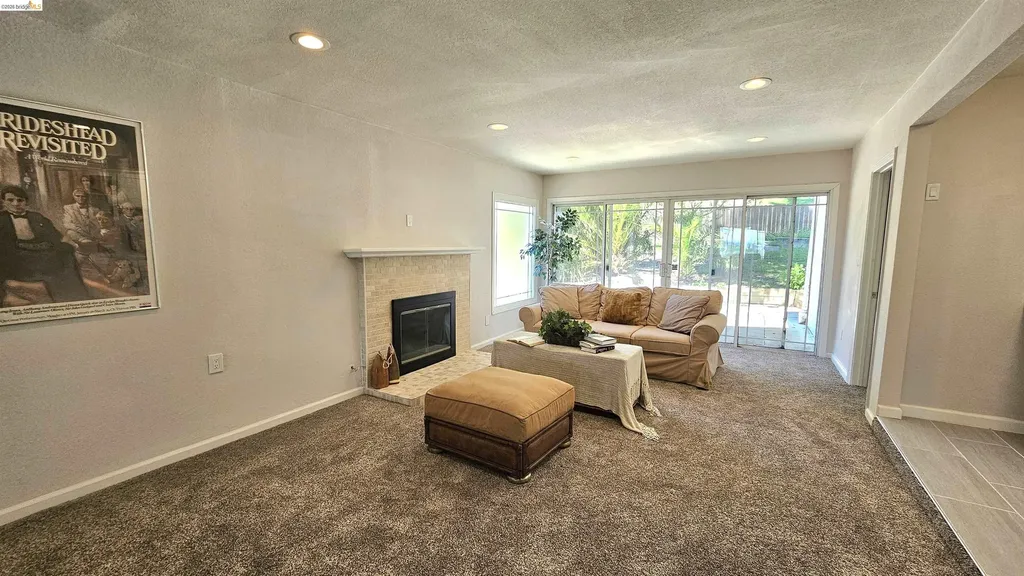7856 Ney Avenue Oakland CA 94605