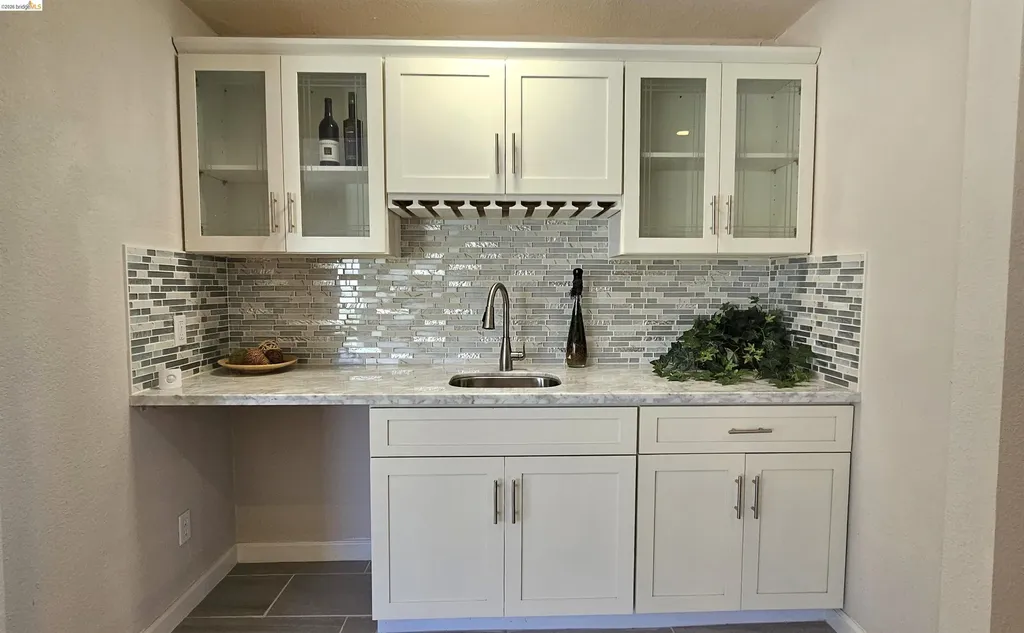 7856 Ney Avenue Oakland CA 94605