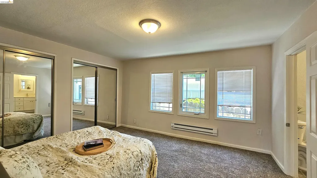 7856 Ney Avenue Oakland CA 94605