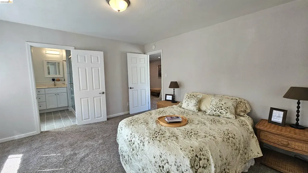 7856 Ney Avenue Oakland CA 94605