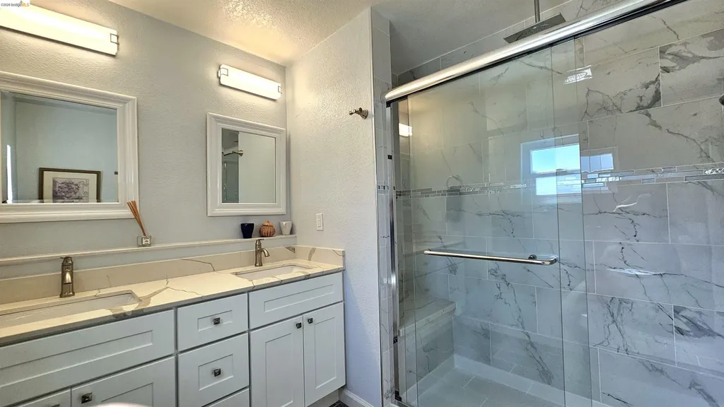 7856 Ney Avenue Oakland CA 94605