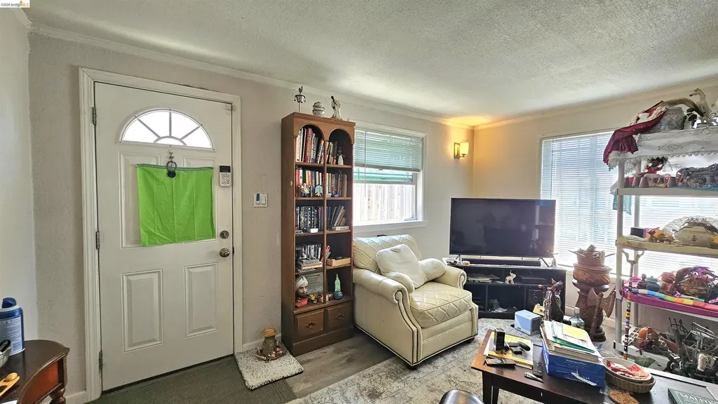 7856 Ney Avenue Oakland CA 94605