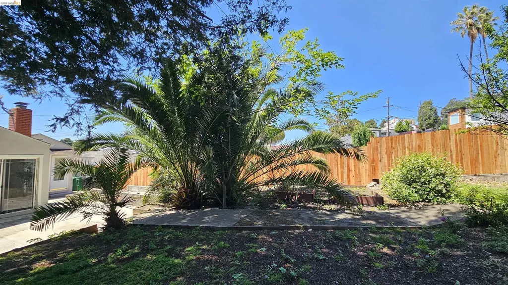 7856 Ney Avenue Oakland CA 94605