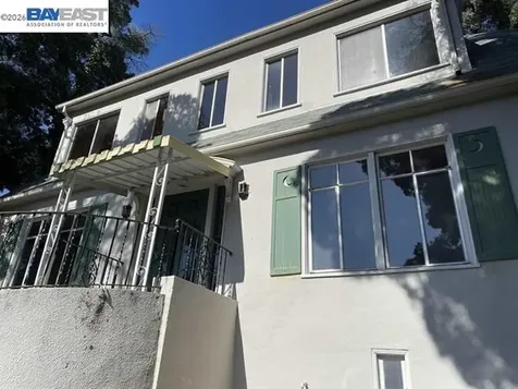 876 Rosemount Road Oakland CA 94610