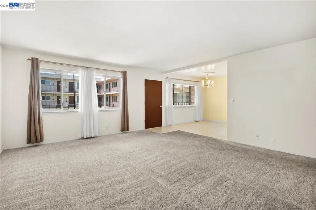 2133 Santa Clara Avenue Alameda CA 94501