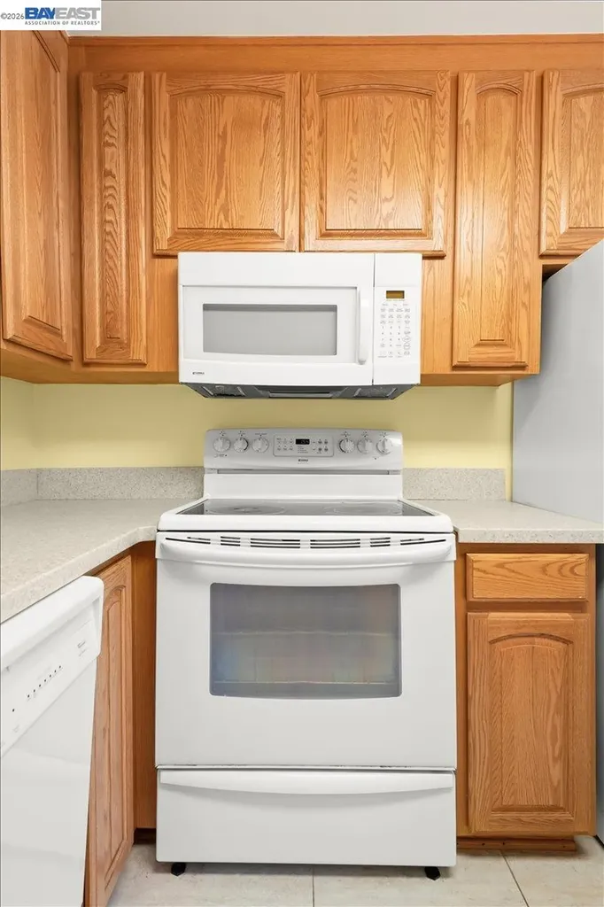 2133 Santa Clara Avenue Alameda CA 94501