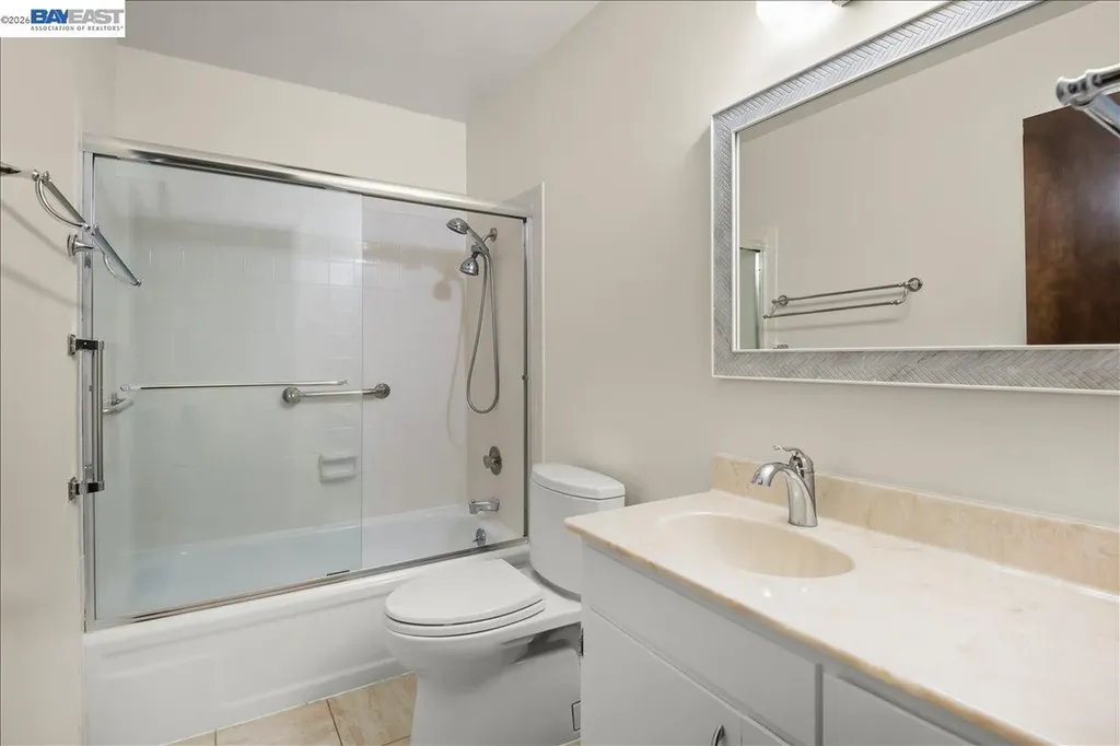 2133 Santa Clara Avenue Alameda CA 94501